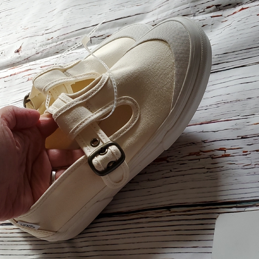 🆕️ Vans Women's Cream Mary Jane Buckle Sneakers - Picture 6 of 6